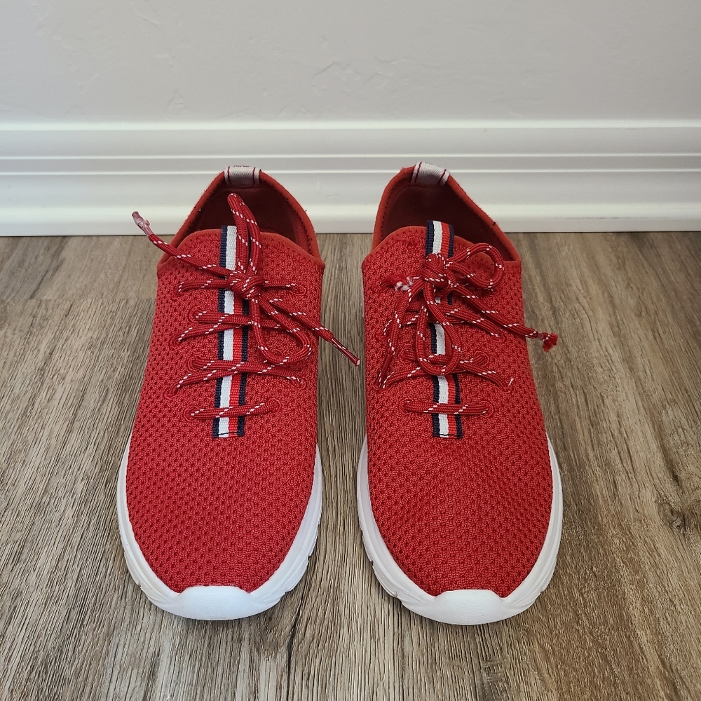 Tommy Hilfiger Women's Noelen Sneaker Size 7.5